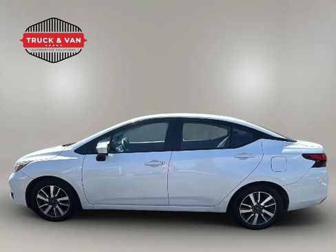 Used 2024 Nissan Versa SV FWD image 2