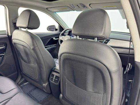 Used 2019 Kia Niro EX Premium image 34