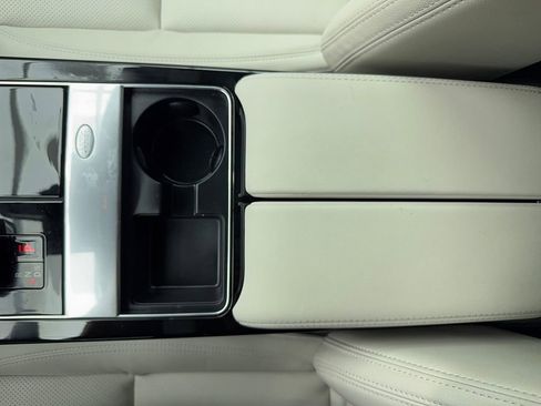 Used 2023 Land Rover Range Rover Velar R-Dynamic S image 34