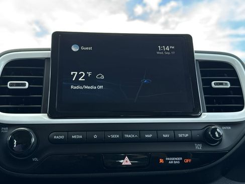 Certified 2022 Hyundai Venue Limited image 17