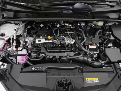 Used 2025 Toyota Prius AWD image 26