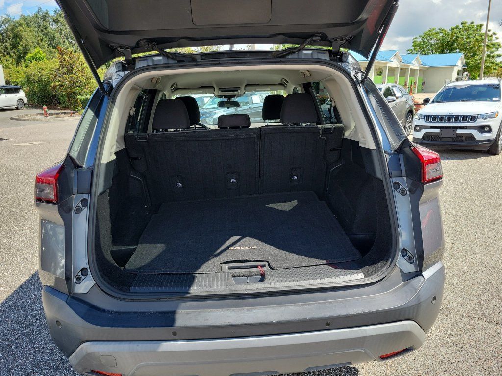 Certified 2021 Nissan Rogue SV FWD image 9