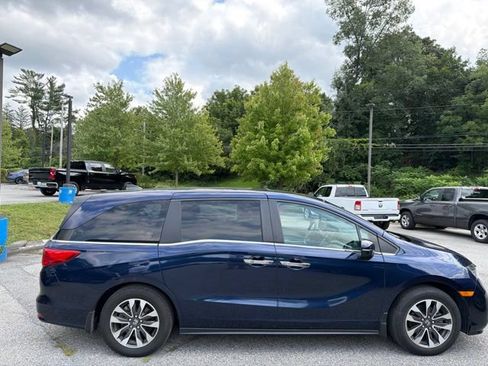 Used 2024 Honda Odyssey EX-L image 11