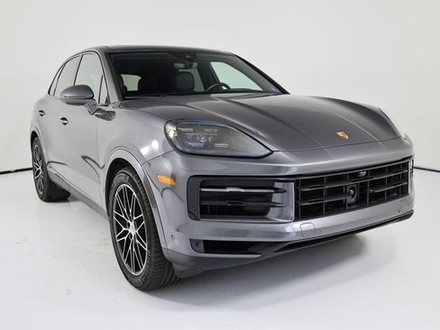Used 2024 Porsche Cayenne AWD/4WD image 9