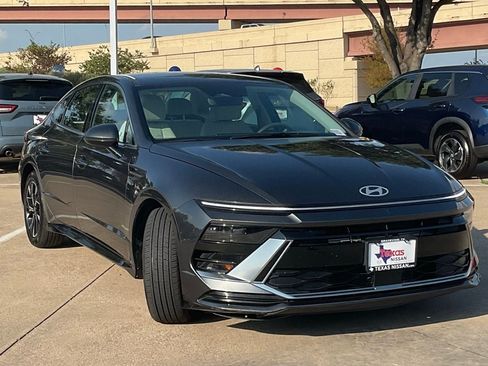 Used 2025 Hyundai Sonata SEL FWD image 3