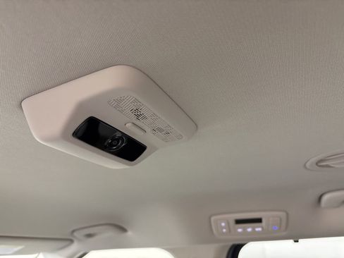 New 2026 Kia Carnival EX image 37