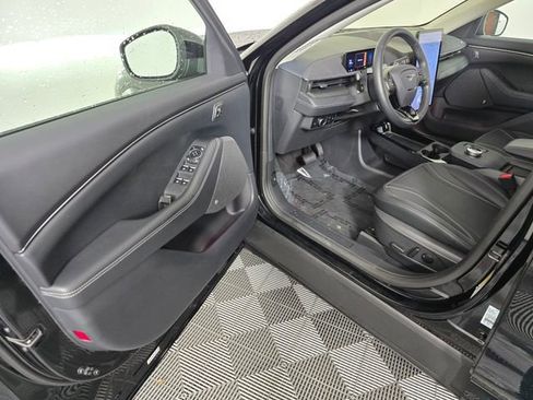 Used 2024 Ford Mustang Mach-E Premium image 21