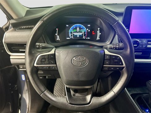 Used 2024 Toyota Grand Highlander XLE image 9