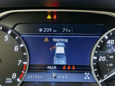 Used 2024 Nissan Frontier SV image 18