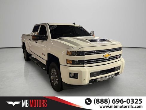 Used 2018 Chevrolet Silverado 3500 LTZ AWD/4WD image 3