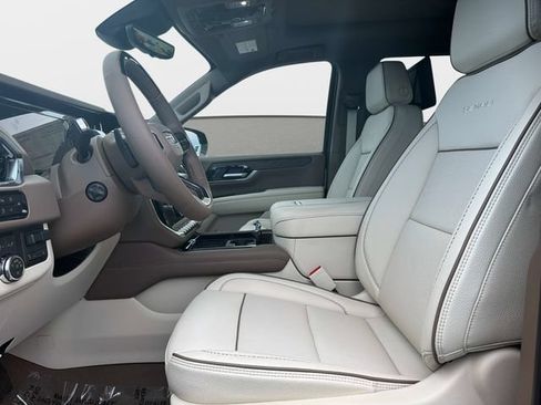 New 2026 GMC Yukon Denali w/ Denali Reserve Package AWD/4WD image 17