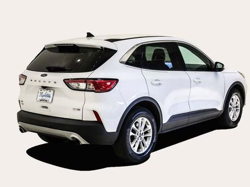 Used 2020 Ford Escape SE image 5