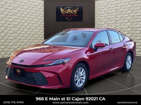 Used 2025 Toyota Camry LE image 1