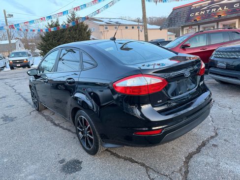 Used 2019 Ford Fiesta SE w/ Cold Weather Package image 5