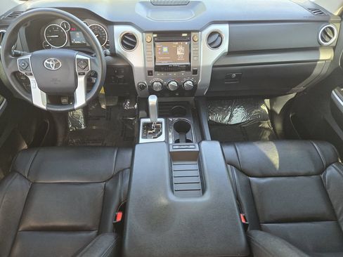 Certified 2017 Toyota Tundra SR5 w/ SR5 Upgrade Package AWD/4WD image 17