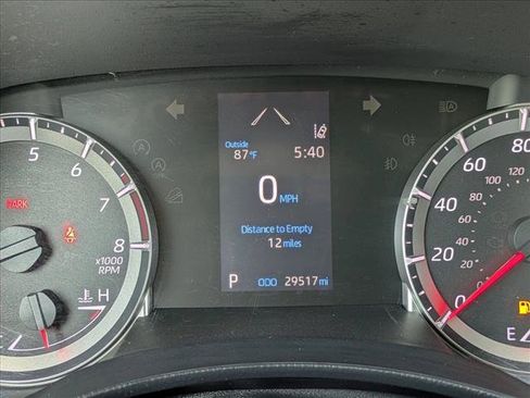 Used 2022 Toyota Highlander LE FWD image 11