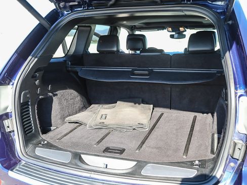 Used 2017 Jeep Grand Cherokee Limited image 25