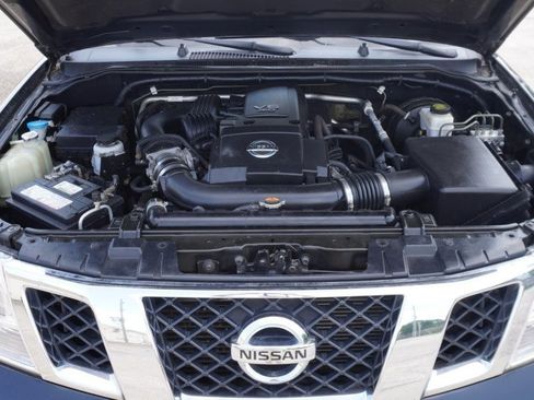 Used 2019 Nissan Frontier SV image 11