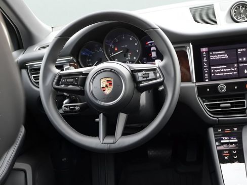 Used 2026 Porsche Macan AWD/4WD image 20