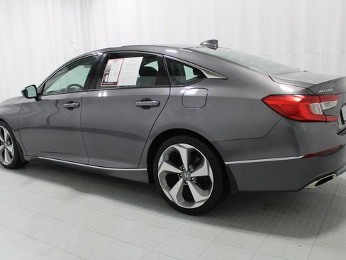 Used 2018 Honda Accord Touring image 8