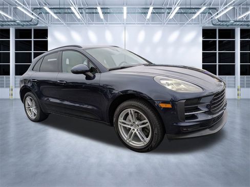 Used 2019 Porsche Macan w/ Premium Package Plus image 2