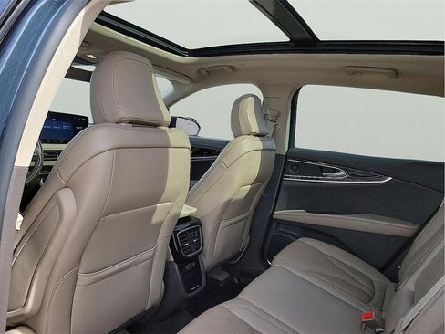 Used 2022 Lincoln Nautilus Reserve w/ Luxury Package image 12