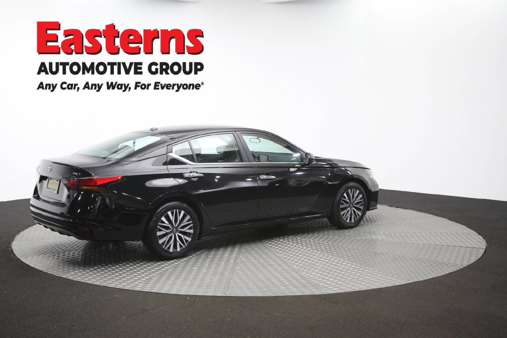 Used 2024 Nissan Altima 2.5 SV FWD image 44