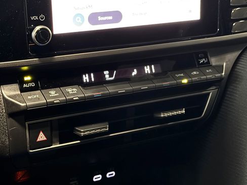 Used 2025 Toyota Camry SE FWD image 20