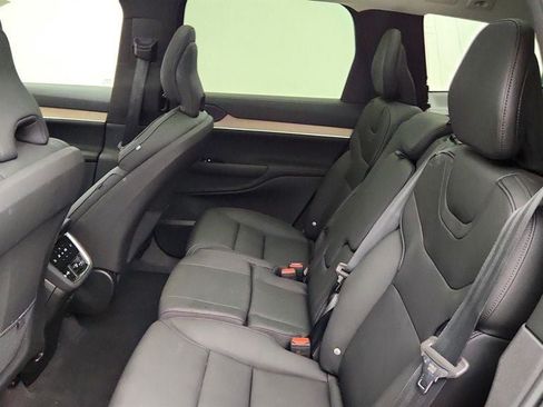 Used 2025 Volvo EX90 Plus AWD/4WD image 19
