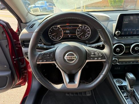 Used 2021 Nissan Sentra SR FWD image 13