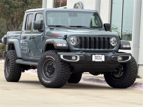 New 2025 Jeep Gladiator Sport image 2