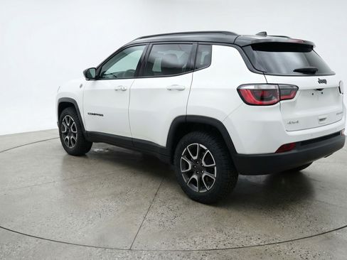 Used 2025 Jeep Compass Trailhawk AWD/4WD image 6