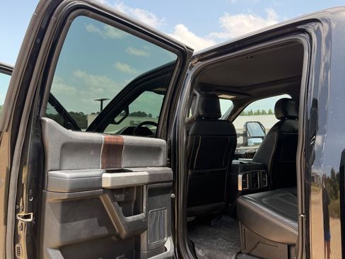 Used 2017 Ford F250 Platinum w/ FX4 Off-Road Package AWD/4WD image 24