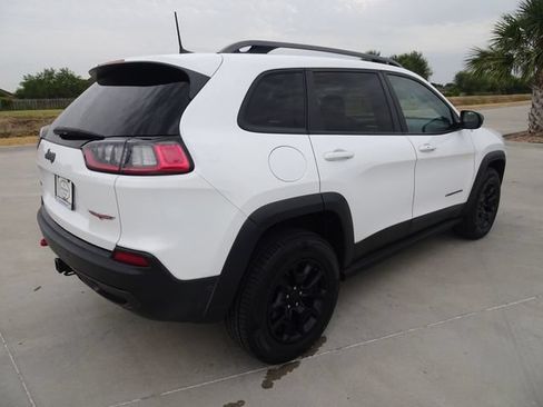 Used 2021 Jeep Cherokee Trailhawk w/ Sun, Sound & Nav Group AWD/4WD image 4