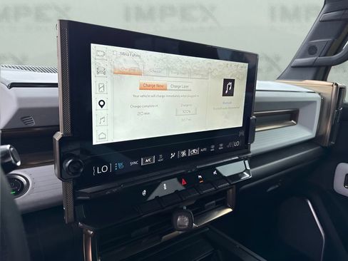 Used 2025 GMC Hummer EV 3X w/ LPO, Illumination Package AWD/4WD image 12