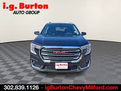 Used 2022 GMC Terrain SLT w/ Infotainment Package II image 2