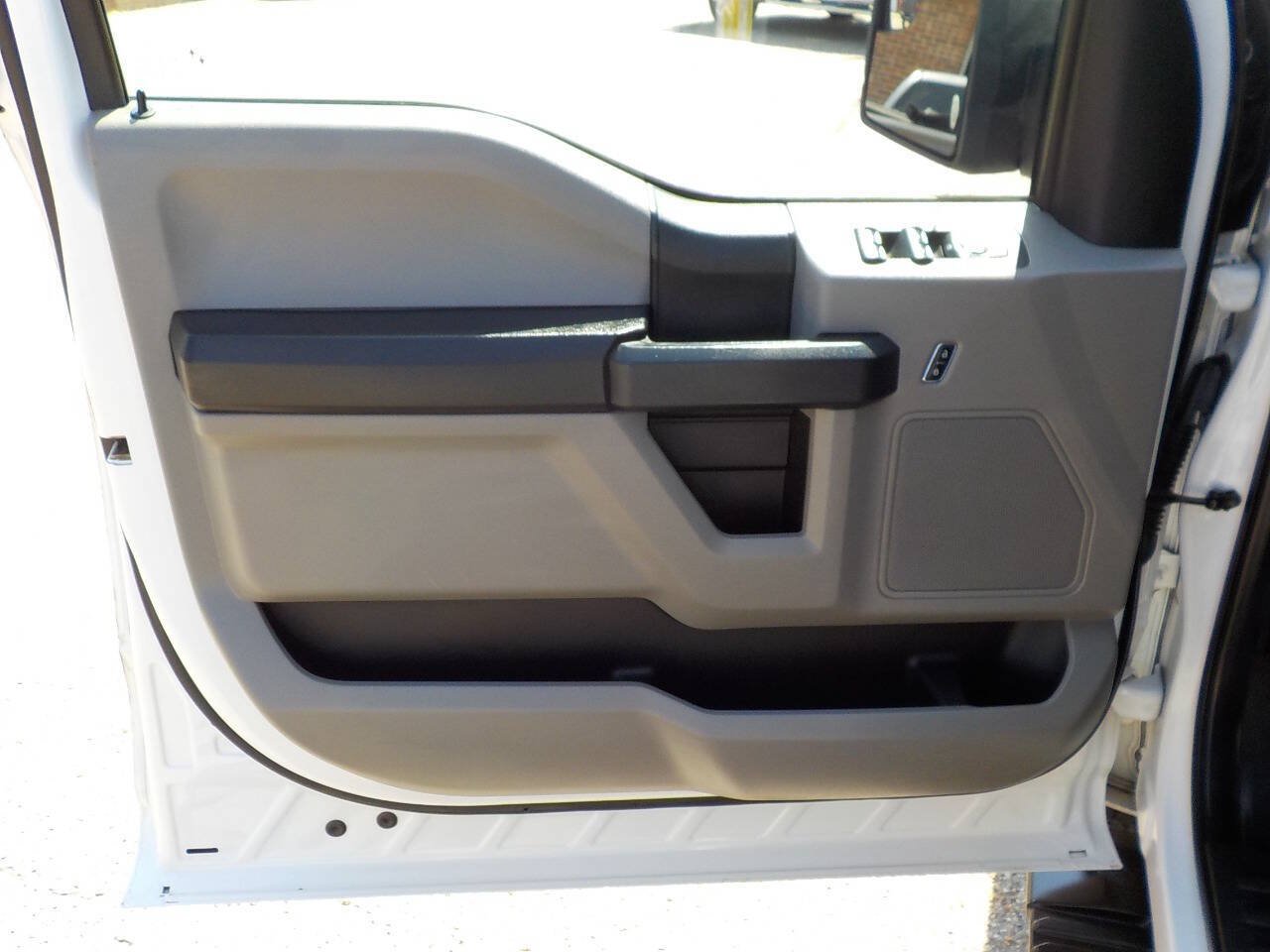 Used 2020 Ford F150 XL w/ Equipment Group 101A Mid AWD/4WD image 14
