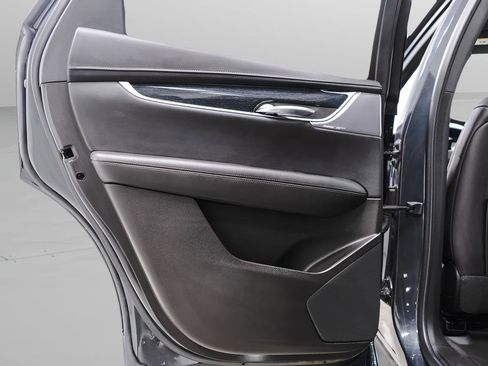 Used 2022 Cadillac XT5 Premium Luxury w/ LPO, Floor Liner Package image 28