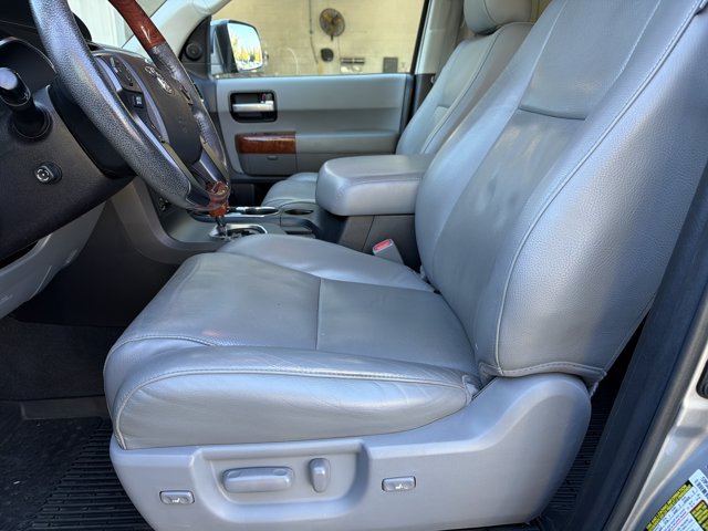 Used 2020 Toyota Sequoia Platinum AWD/4WD image 12