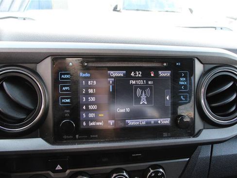 Used 2018 Toyota Tacoma TRD Sport w/ Technology Package AWD/4WD image 31