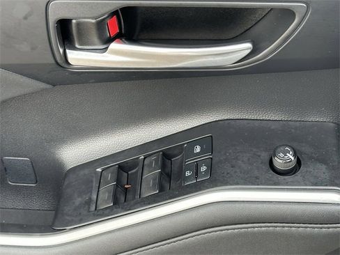 Used 2021 Toyota Highlander XSE image 24