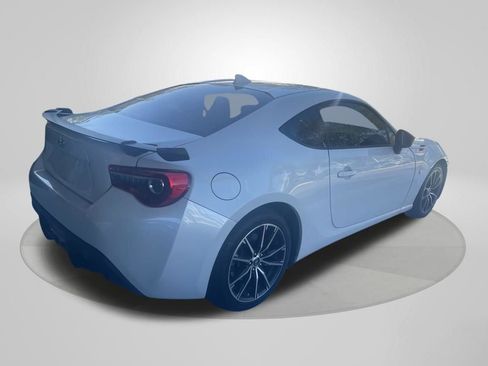 Used 2018 Toyota 86 image 6