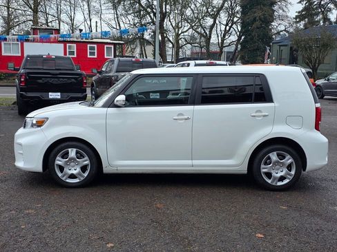 Used 2015 Scion xB image 28