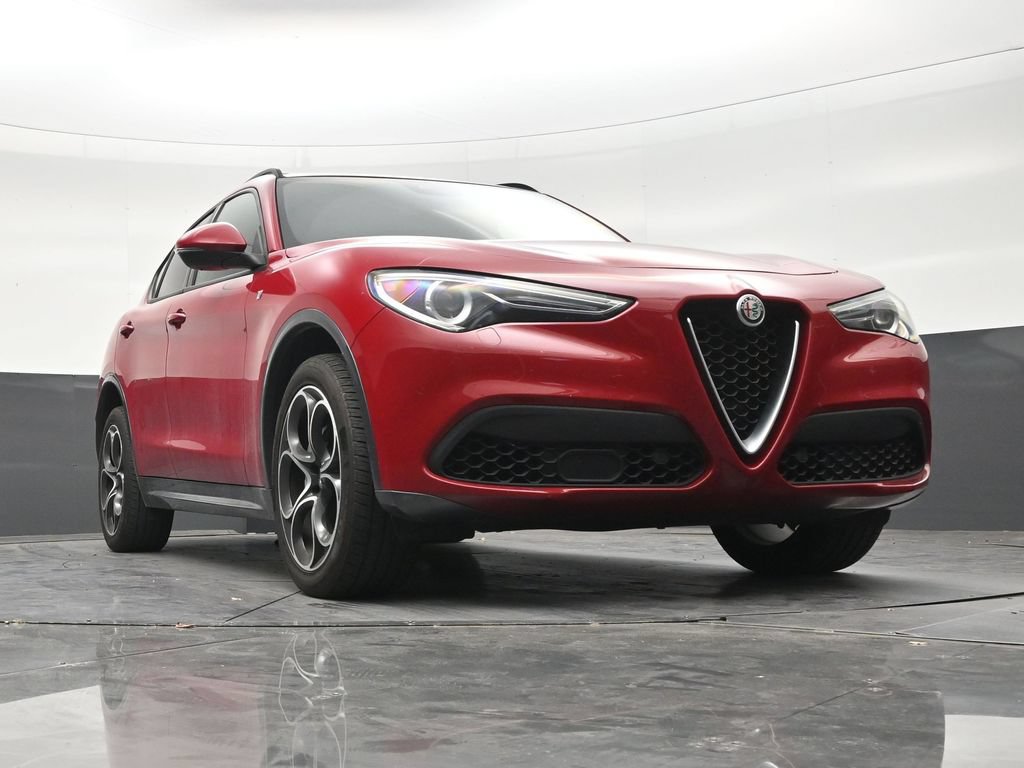 Used 2022 Alfa Romeo Stelvio Ti w/ Active Assist Plus Package AWD/4WD image 25