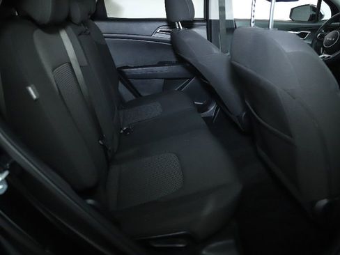 Used 2025 Kia Sportage LX AWD/4WD image 34