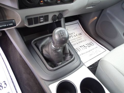 Used 2012 Toyota Tacoma 4x4 Access Cab SR5 image 25