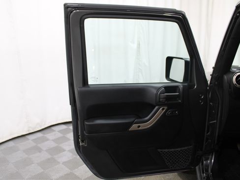 Used 2016 Jeep Wrangler 75th Anniversary image 7