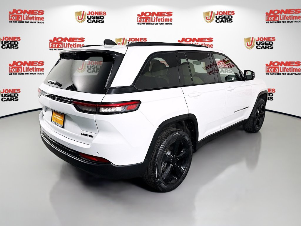 Used 2023 Jeep Grand Cherokee Limited w/ Luxury Tech Group II AWD/4WD image 17