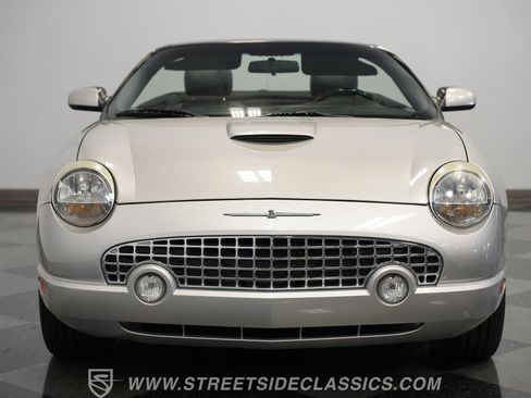 Used 2004 Ford Thunderbird image 26