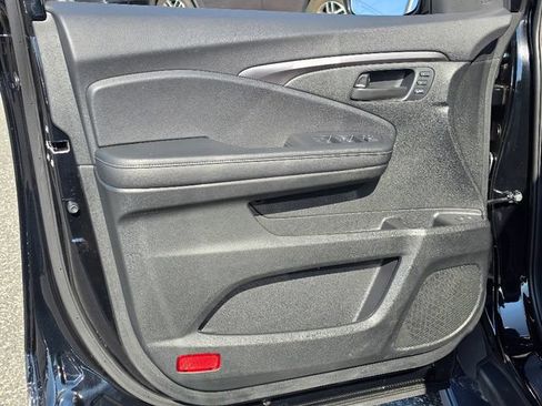 Used 2025 Honda Passport EX-L image 19